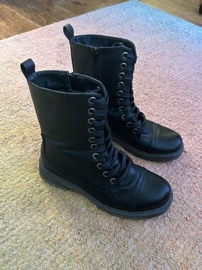 Women's Black Zip-Up Combat Boots | Size 8